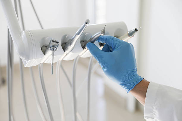 Professional Tooth Extraction technician working in Stroud, OK